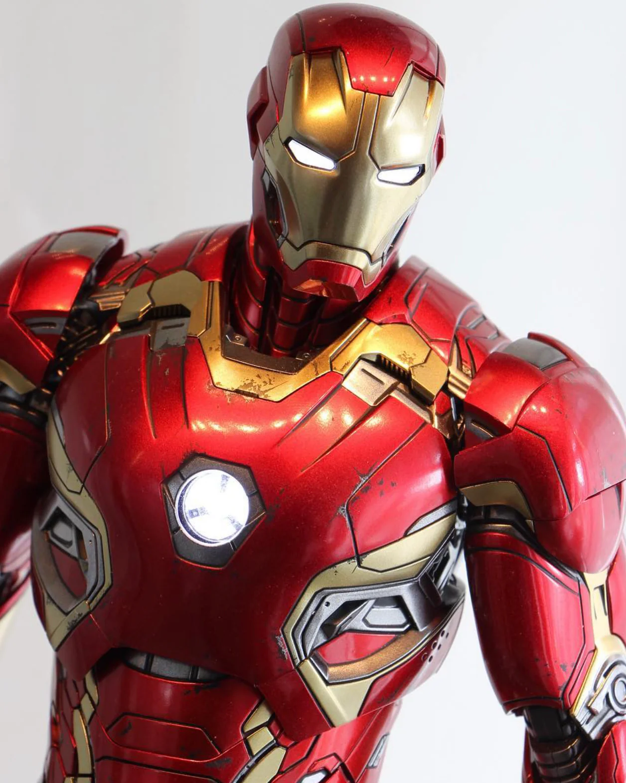 Hot toys MMS300D11 Marvel Avengers Age of Ultron Ironman Mark 45 - Image 3